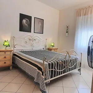 https://appartamento-a-san-vincenzo.it-tuscanyhotel.com