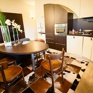 https://accogliente-dependance-in-collina-a-35-km-da-milano.it-lombardy.com